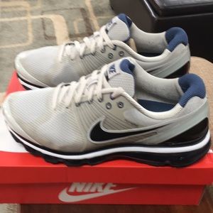 Nike Men’s tennis shoes
